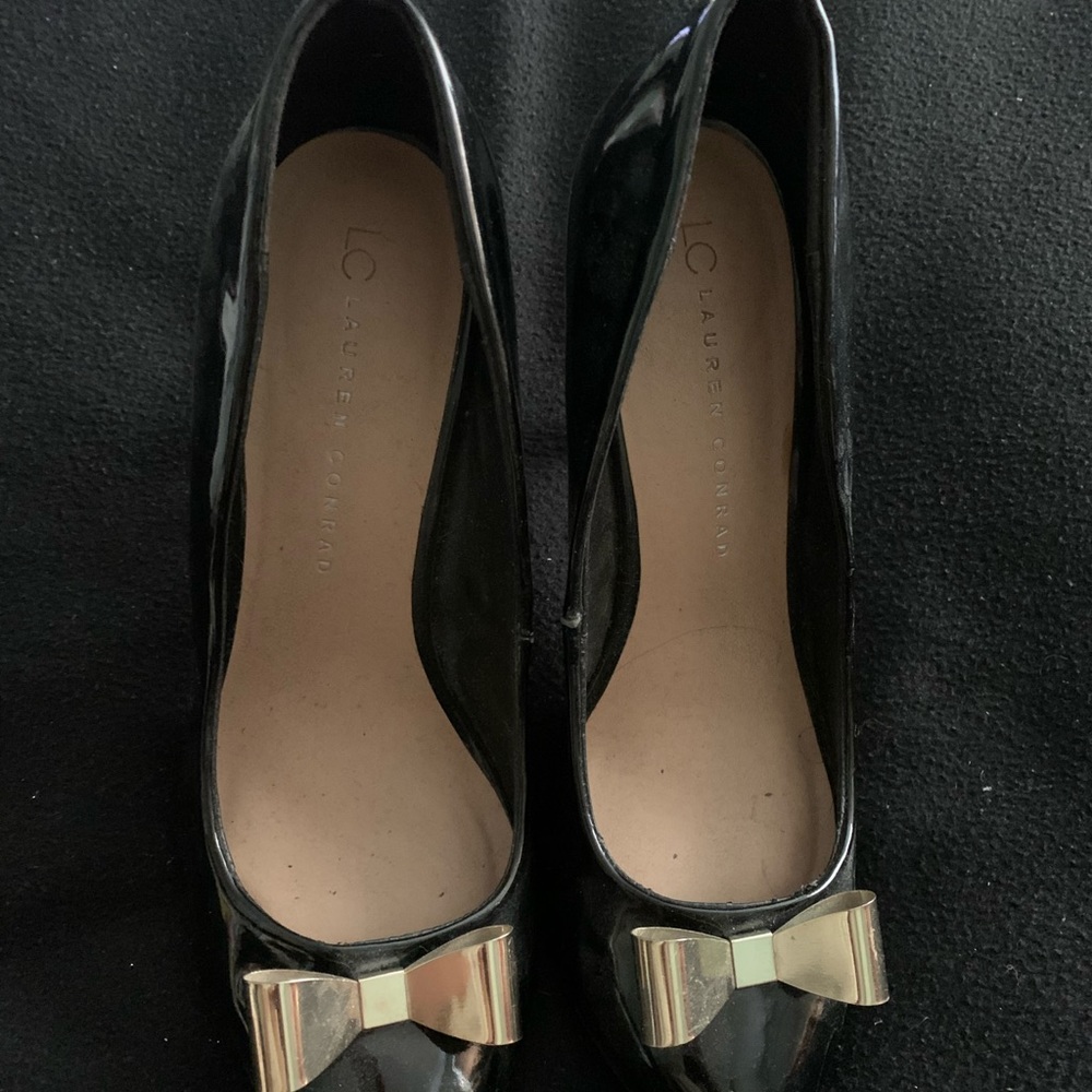 Lauren Conrad patent leather bow heel